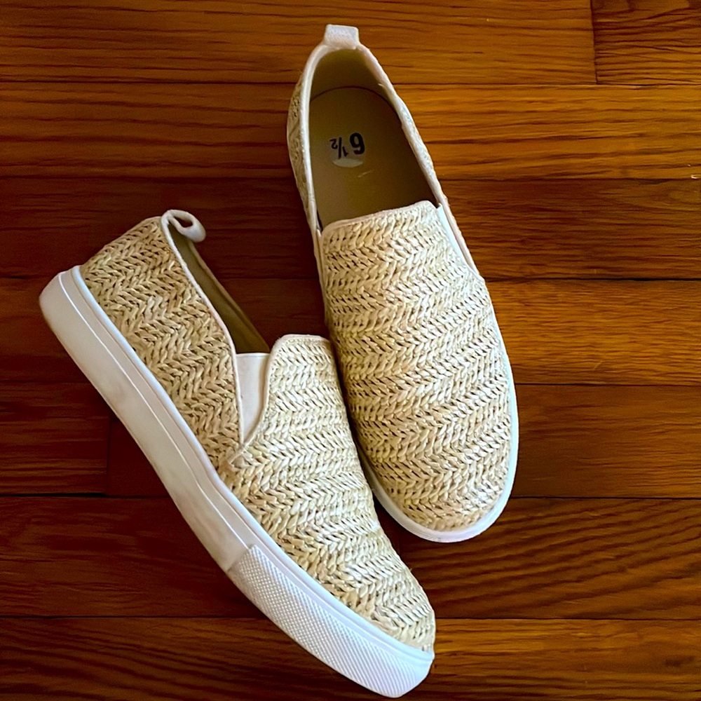 Nicole Miller canvas shoes size 6.5